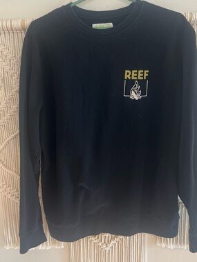Reef Black Crewneck with Gold Logo
